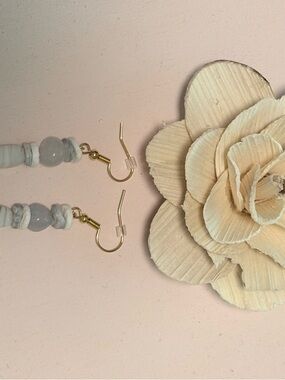 Elegant White and Gray Swirl Glass Bead Drop Earrings with Shell Discs